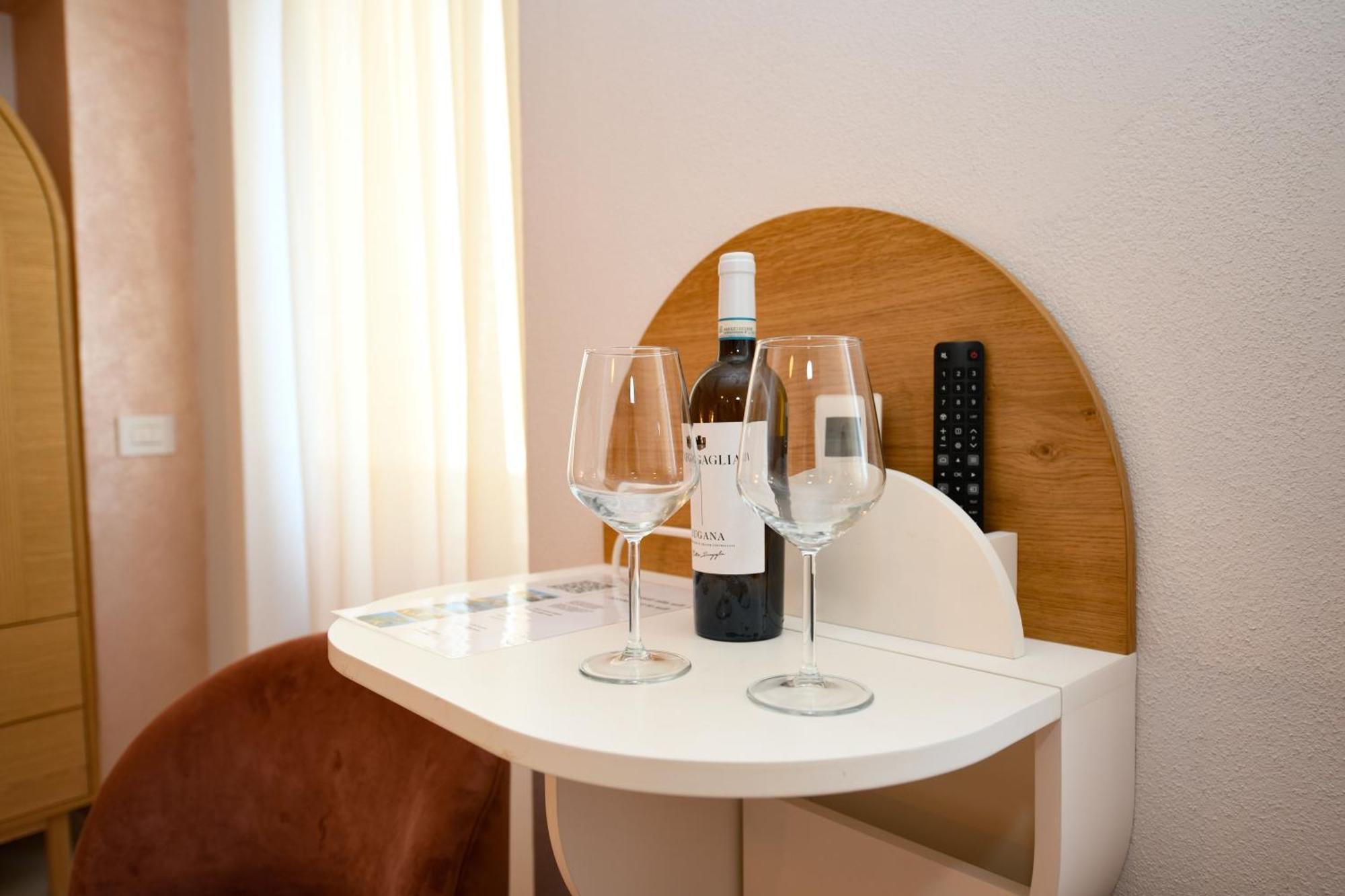 Locanda Carolina Callas Sirmione Ngoại thất bức ảnh